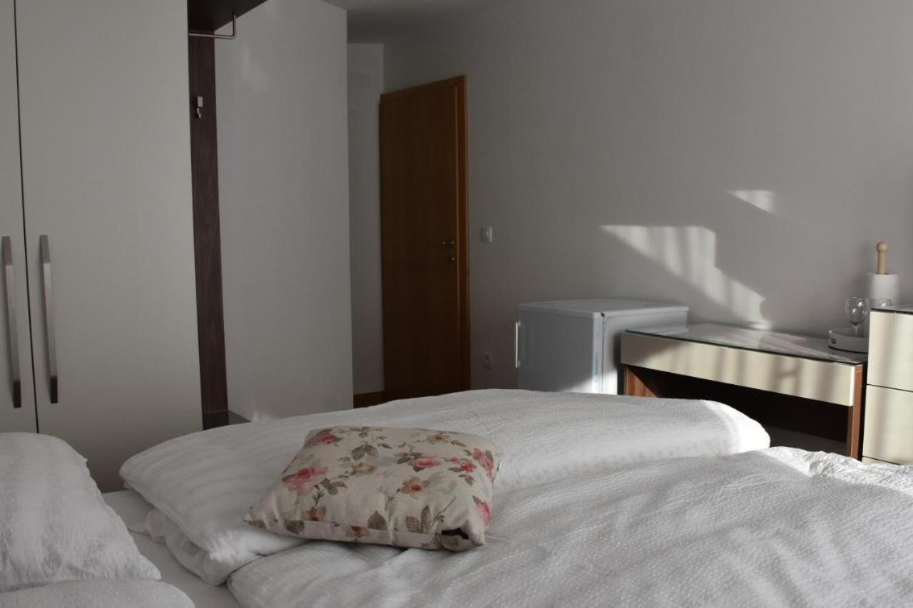 Sobe Apartma Dobe เบลด ภายนอก รูปภาพ